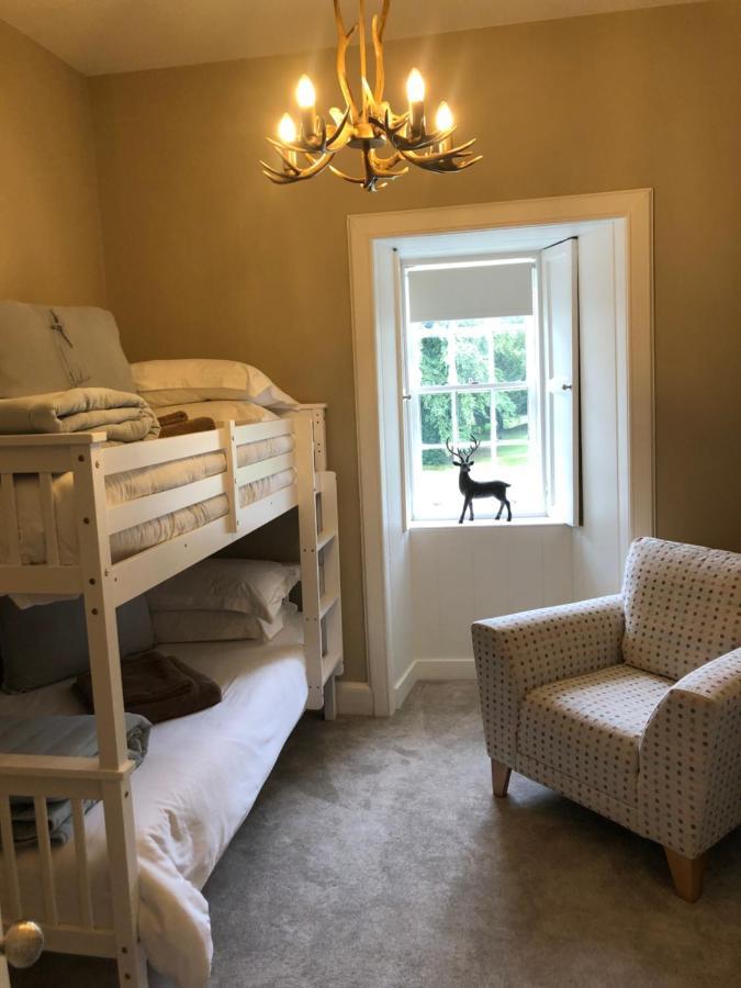 ホーイック Branxholme Castle Bed & Breakfast エクステリア 写真