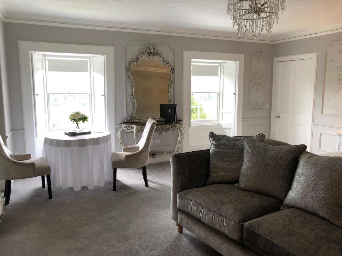 ホーイック Branxholme Castle Bed & Breakfast エクステリア 写真