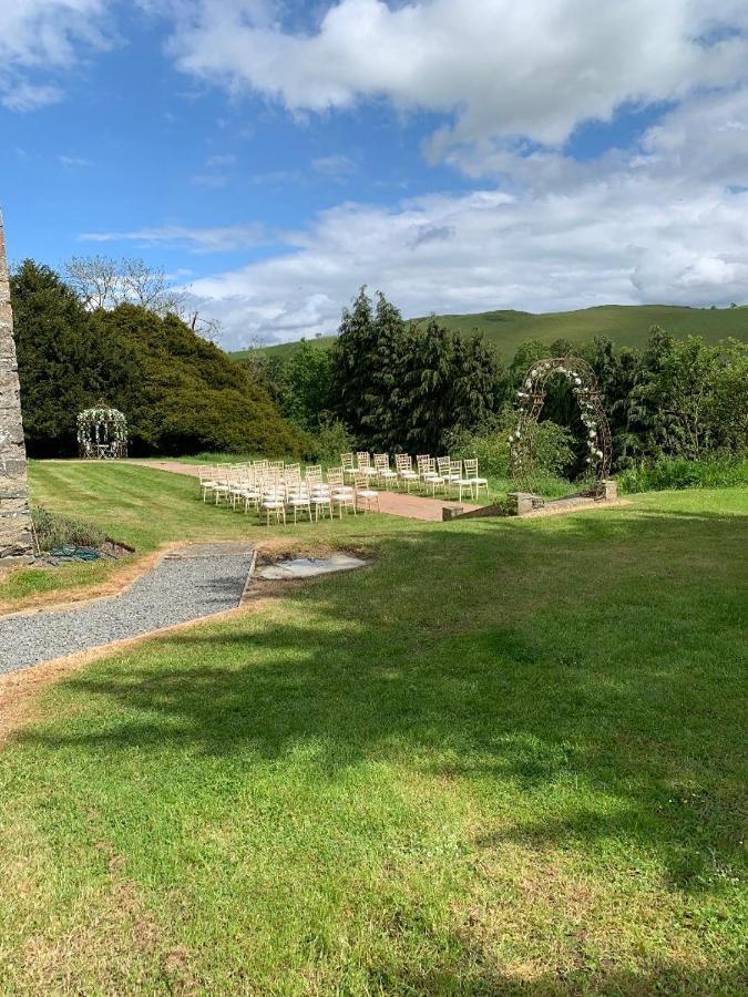ホーイック Branxholme Castle Bed & Breakfast エクステリア 写真