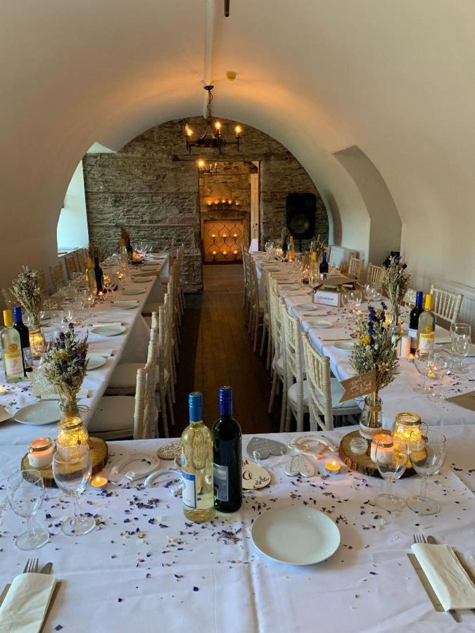 ホーイック Branxholme Castle Bed & Breakfast エクステリア 写真